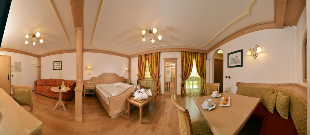Hotel B&B Andreas Canazei Exterior photo