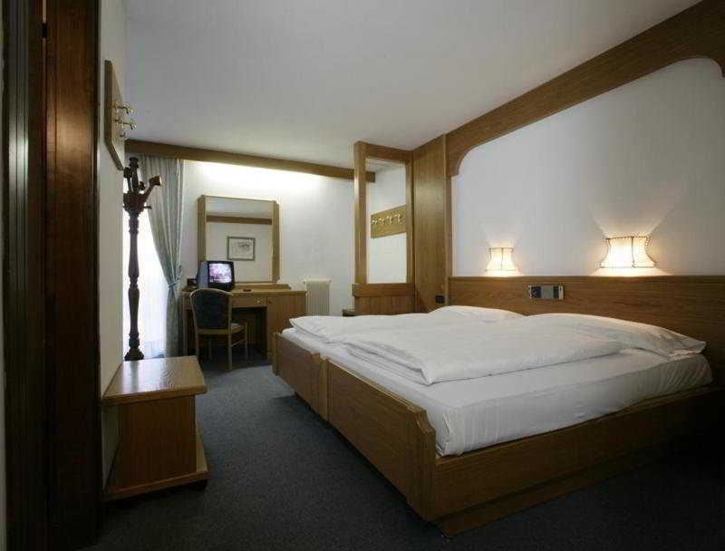 Hotel B&B Andreas Canazei Exterior photo